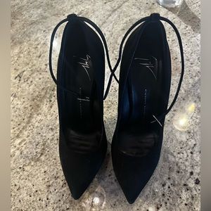 GUISEPPE ZANOTTI heels, black platform stiletto, pointed toe, ankle strap.